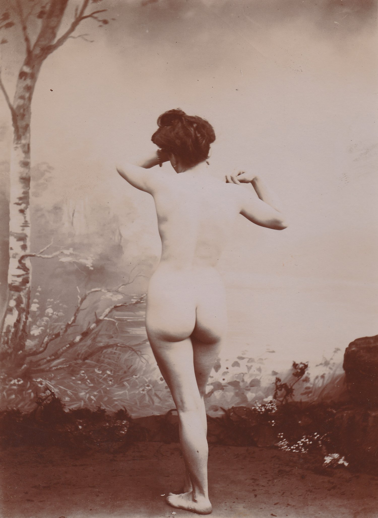 Image of Anonymous: woman posing like Phryné, ca. 1880