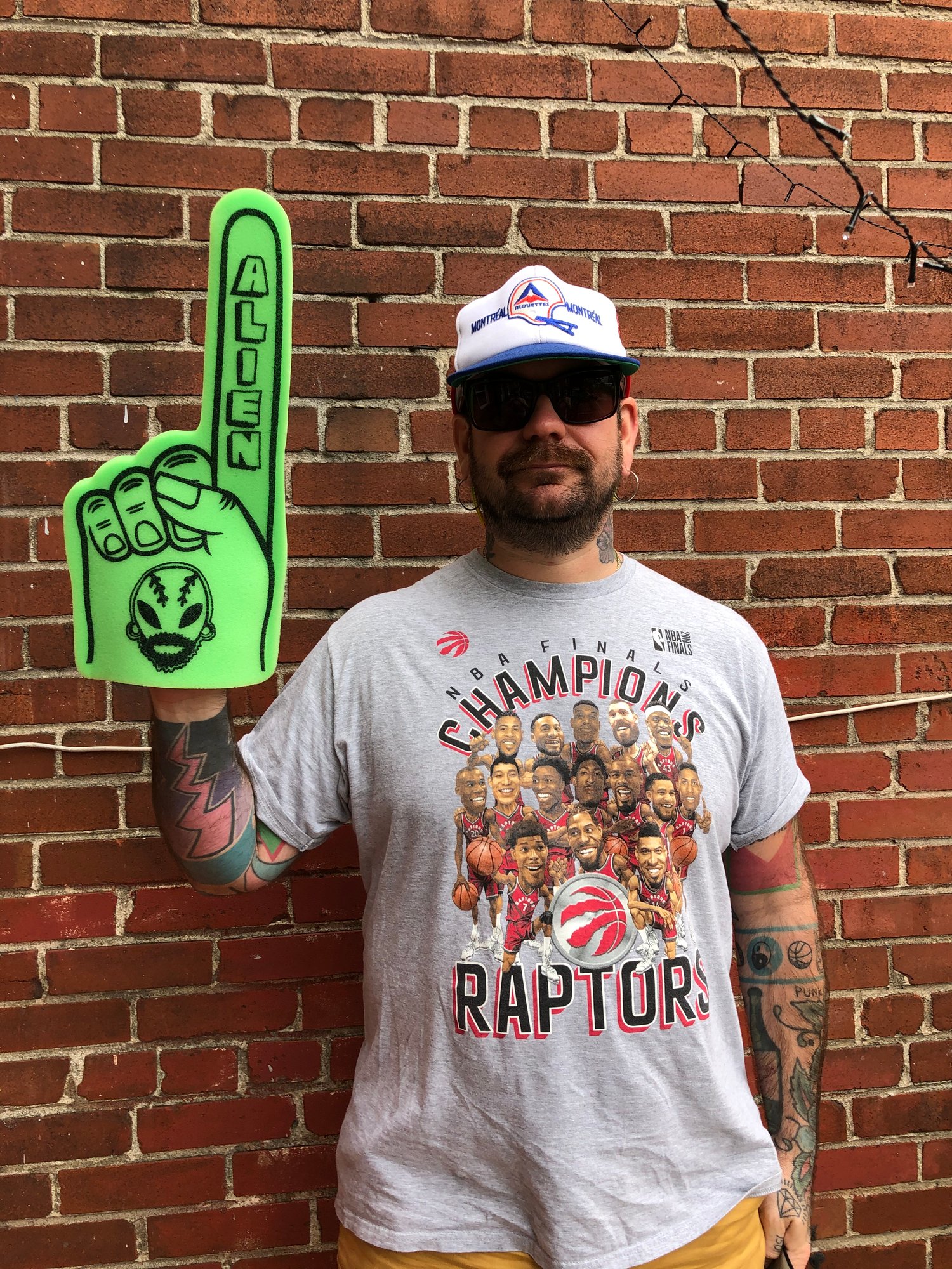 Image of Main de mousse Alien.