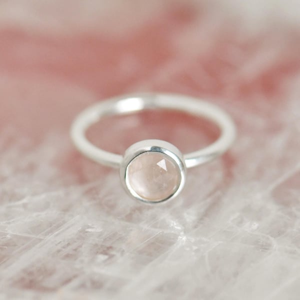 Image of Rose Quartz rose cut classic silver ring