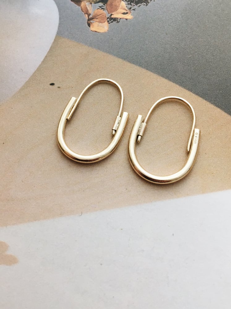 curve earrings | polly collins