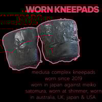 WORN MEDUSA COMPLEX KNEEPADS