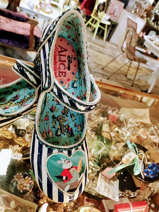 Walt Disney - Alice In Wonderland Mary Jane Shoes | Wisteria Lane Vintage