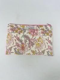 Image 1 of Pochette à livre matelassé indien beige, rose et bleu