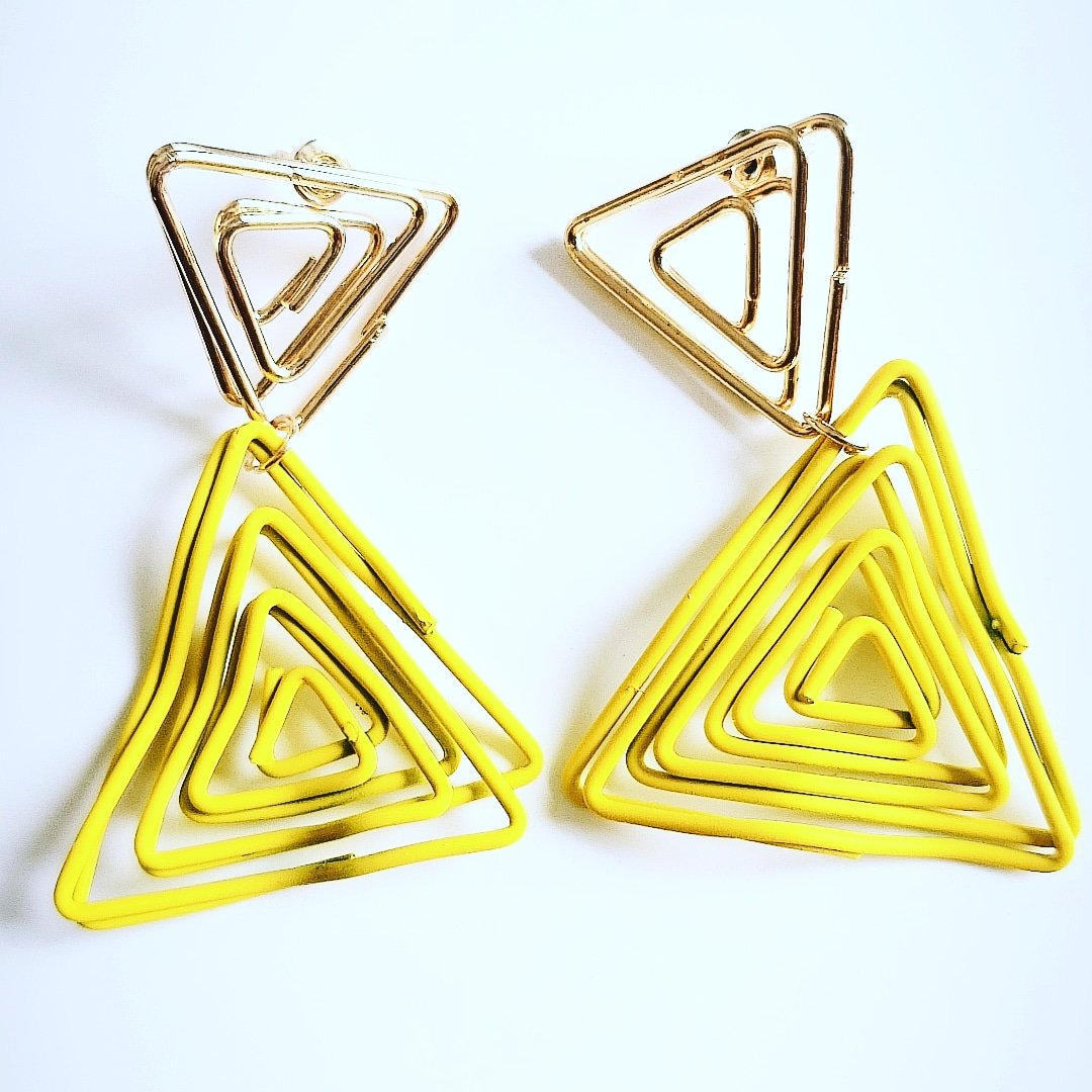 Image of Sade Triangle Spiral 