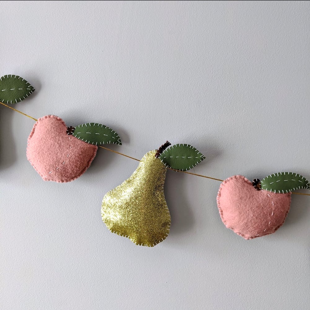 Image of Peaches & Pears Garland