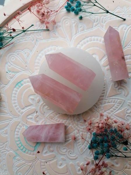 Image of Rose quartz medium tower 