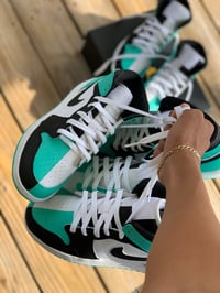 JORDAN 1 MID “TIFFANY” 🏁