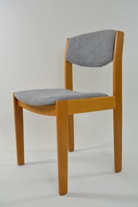 Image 4 of Chaise grise Feuilles