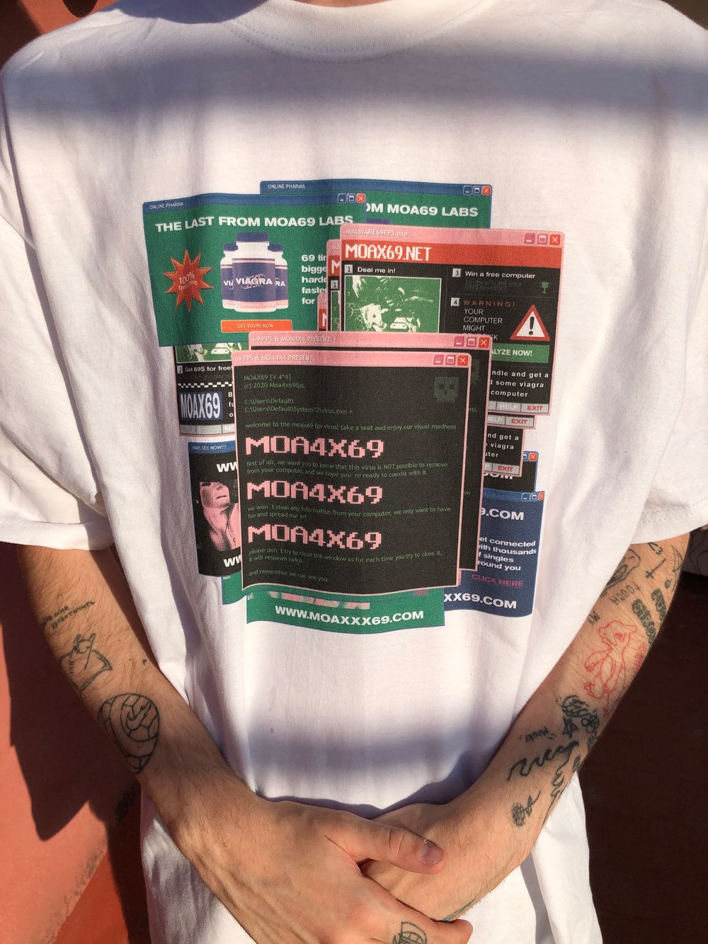 Image of MOA4X69FPS e-virus tee