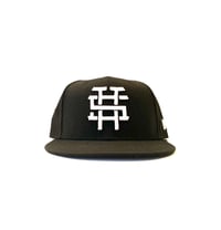 Image 1 of 2520 X NEW ERA  MONOGRAM LOGO "T5T" 59FIFTY FITTED - BLACK/WHITE 