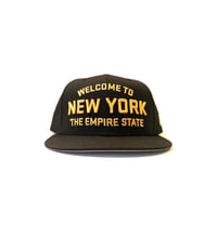 Image 1 of 2520 X NEW ERA WELCOME TO NEW YORK THE EMPIRE STATE  9FIFTY SNAPBACK - BLACK/MANILLA 