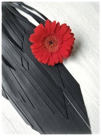 Image 3 of CROW MEDIUM Necklace - Black