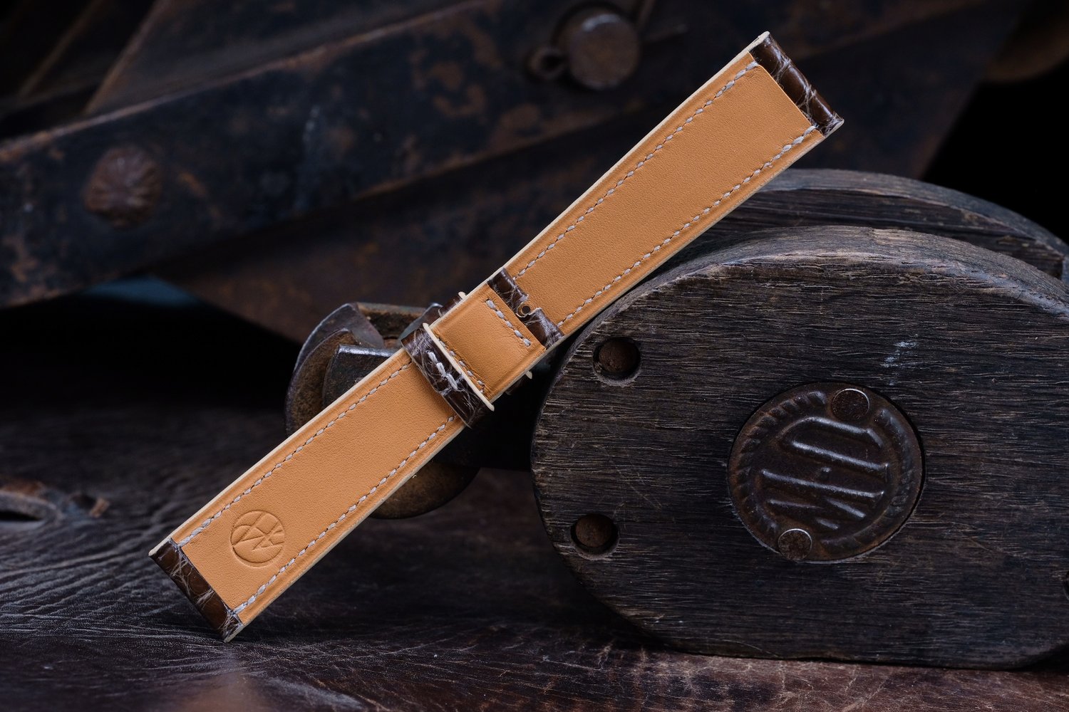 Image of DARK OLIVE BROWN SEMI GLOSS ALLIGATOR STRAP, 20/16 