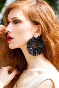 Image 2 of PEACOCK earrings - Black