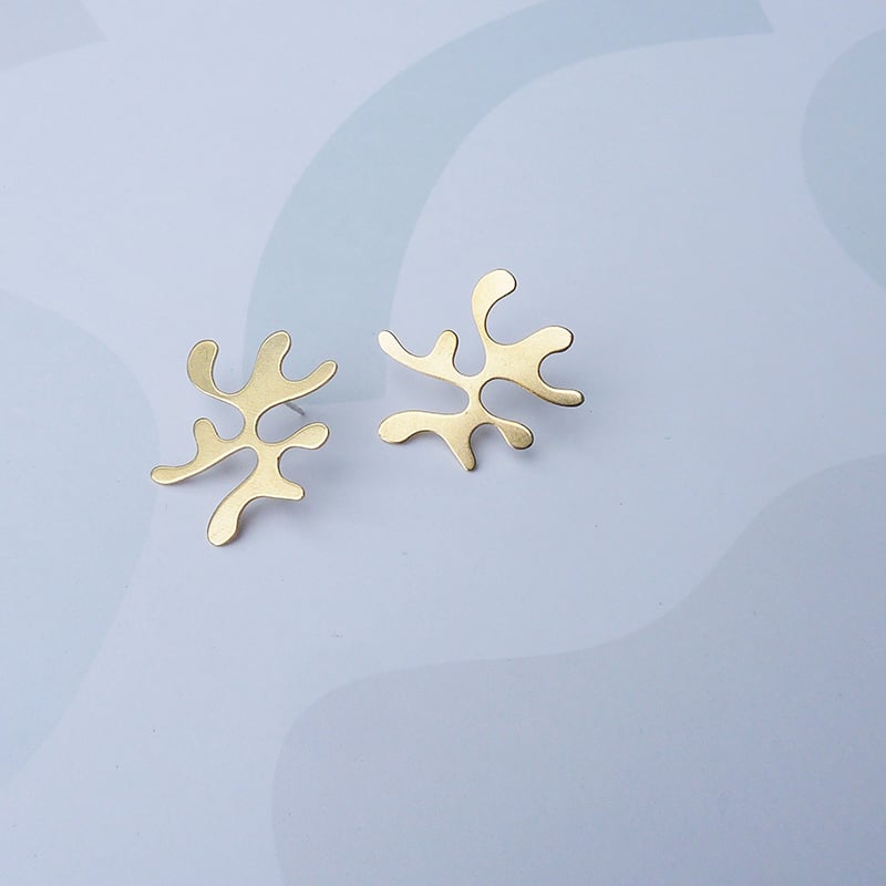 Image of *NEW Flora Wavy Studs