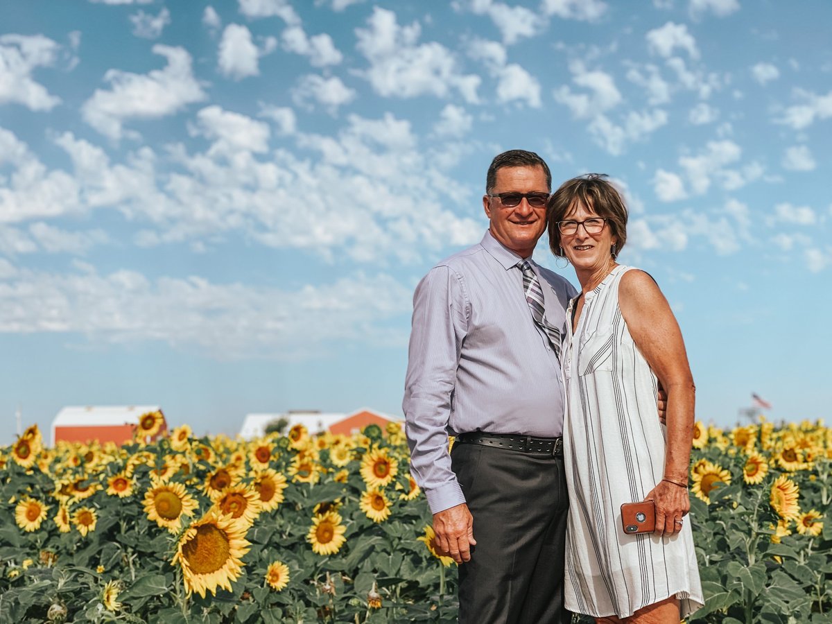 Sunflower Mini Sessions at P Bar Farms in Hydro, OK