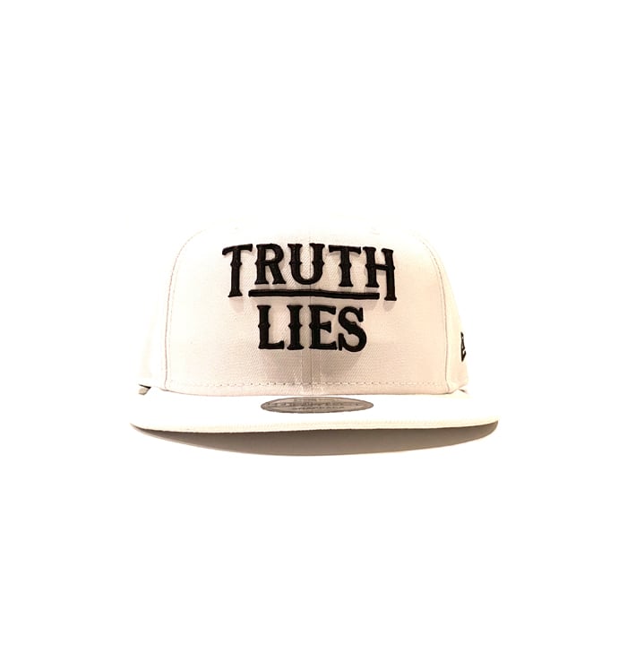 Image of 2520 X NEW ERA TRUTH OVER LIES 9FIFTY SNAPBACK - WHITE