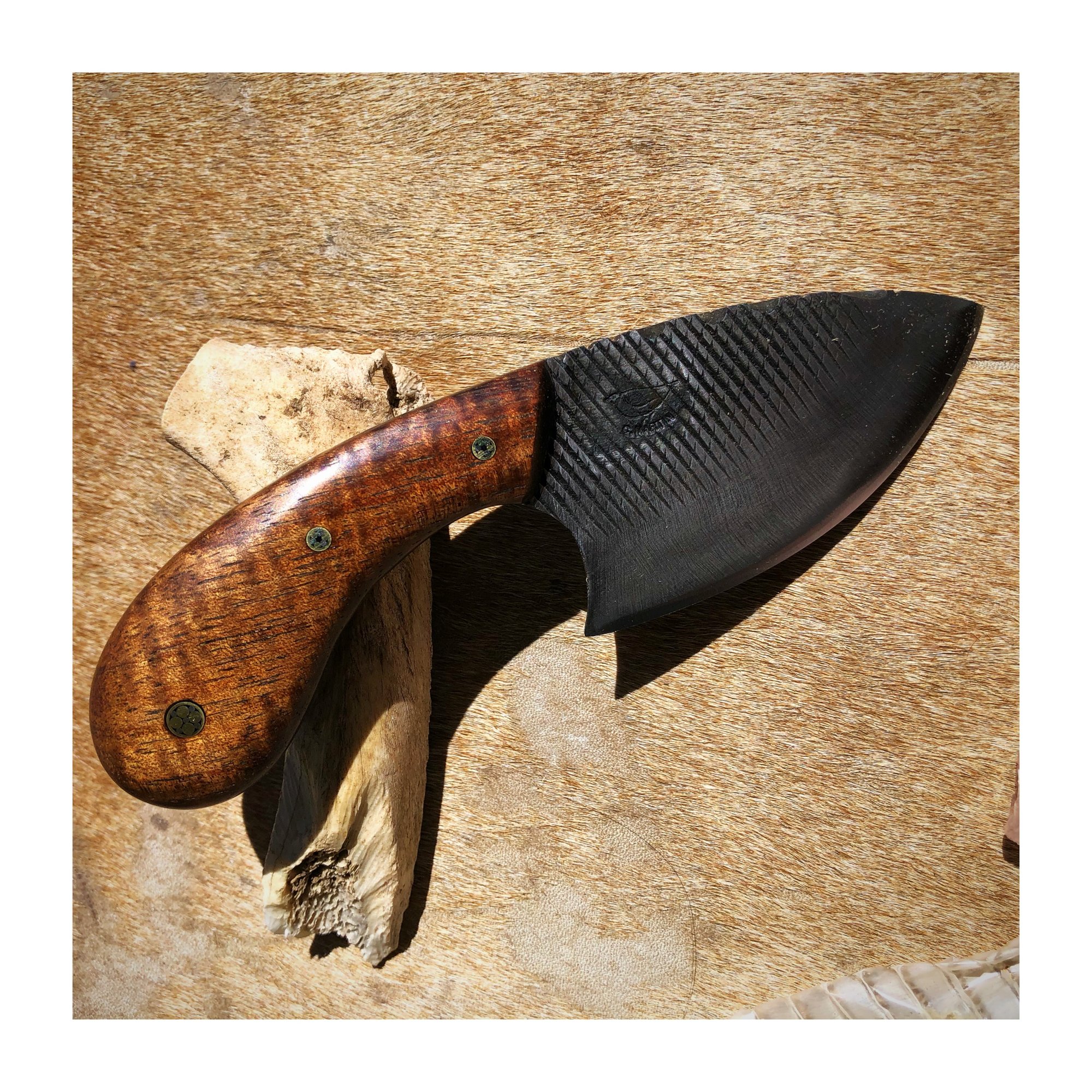 Skinner Knife selling