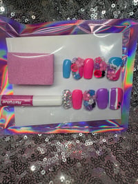 Image 7 of Short square Dream flower gel press on nails