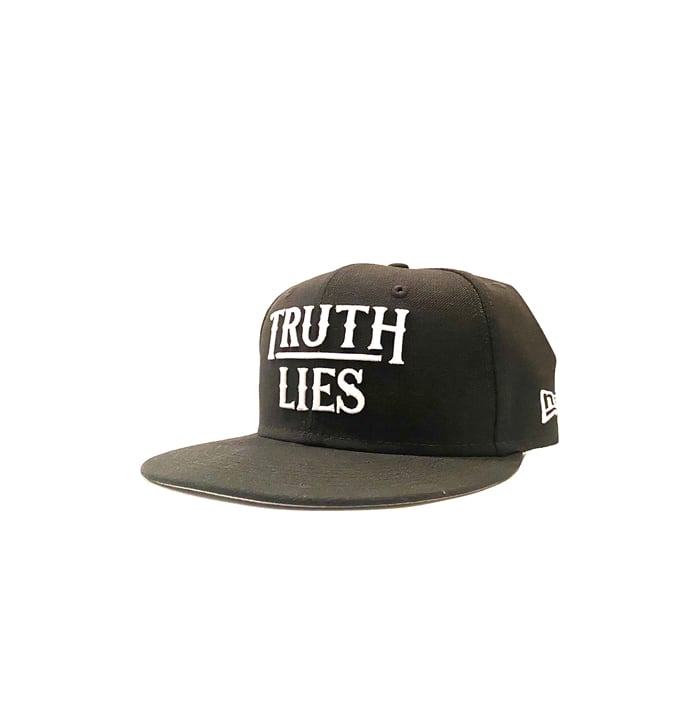 Image of 2520 X NEW ERA TRUTH OVER LIES 9FIFTY SNAPBACK - BLACK
