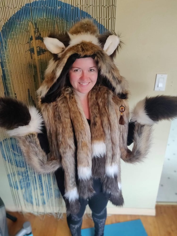 Image of Octo-Tassel Paw Hood