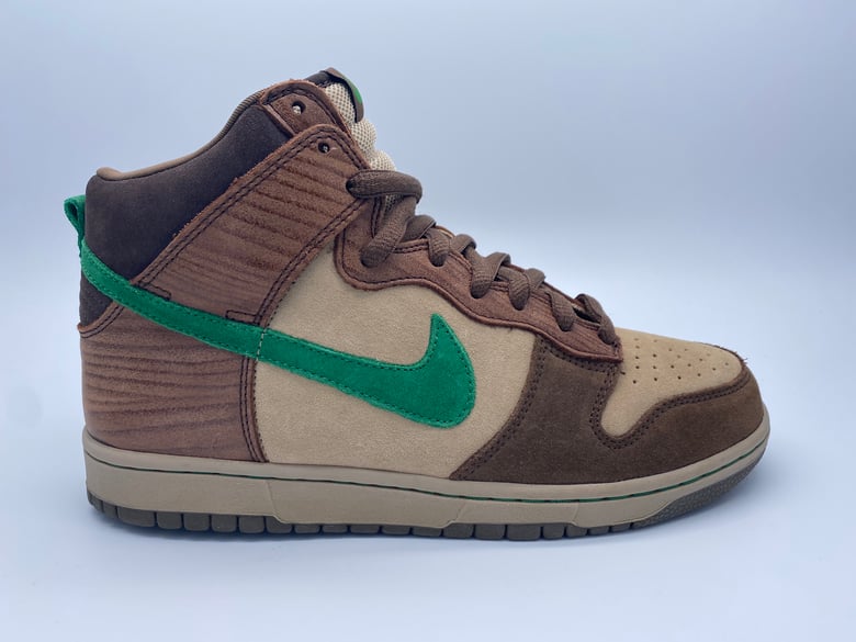 Image of NIKE DUNK HUGH PREMIUM SB "DECK"