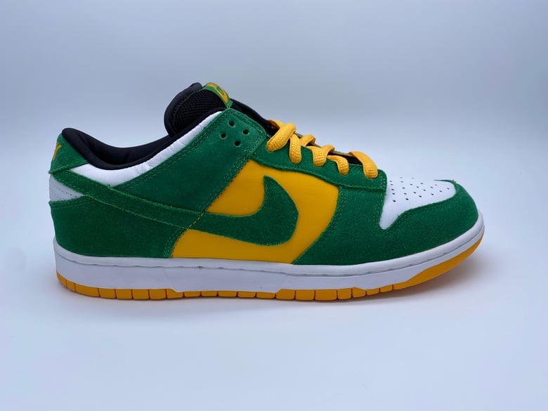 Image of NIKE DUNK LOW PRO SB "BUCKS"