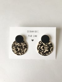 Paire de boucles d’oreilles céramique COLLA noir et marbré 