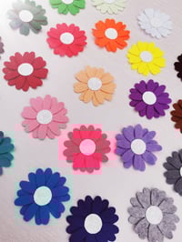 Image 3 of Dainty Daisy Clips