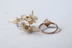 Image of 18ct Rose gold, grey rose-cut diamond ring IOW156