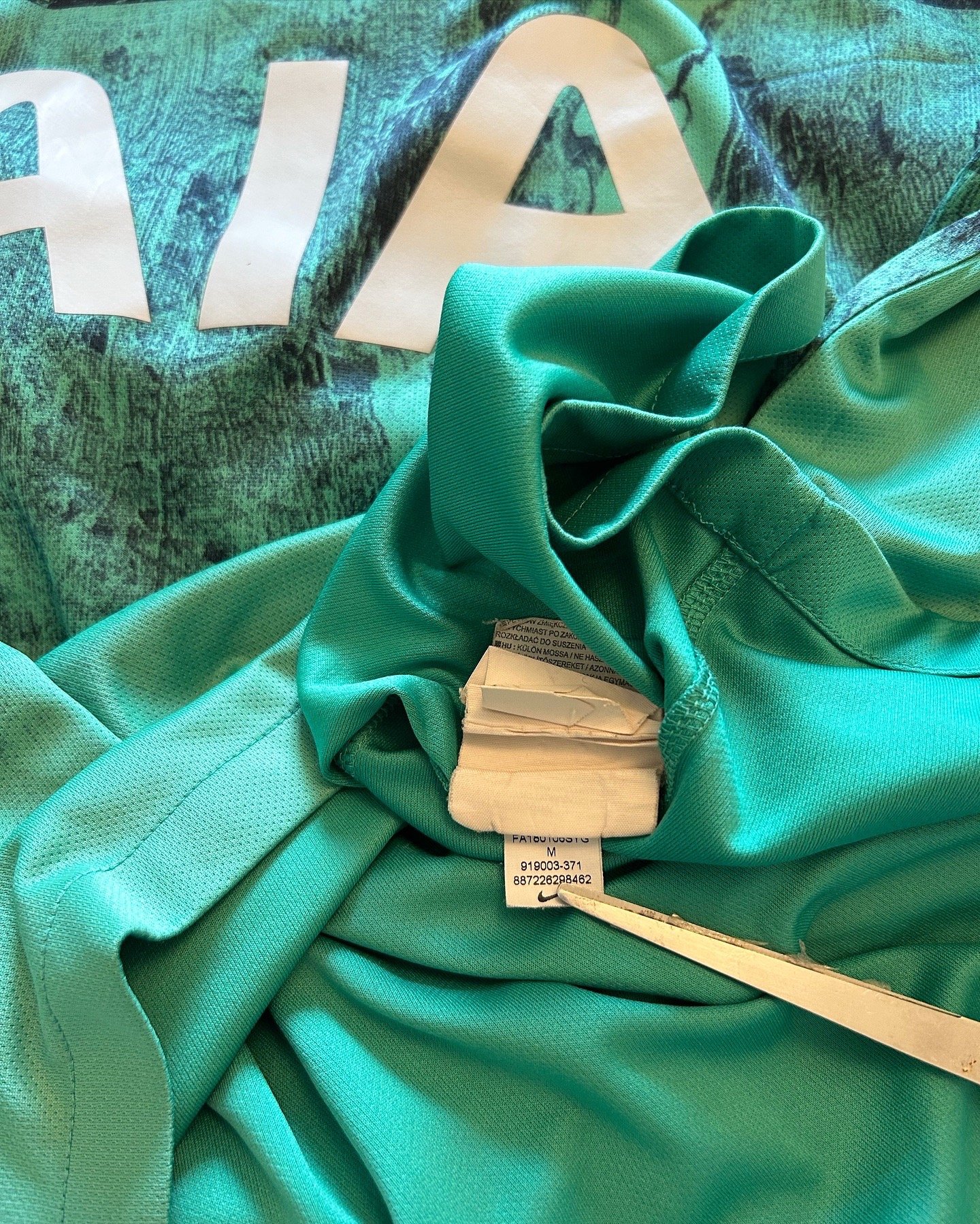 Image of Tottenham Hotspur “LUCAS 27” 2018/19 Third Shirt + UCL patches (M)