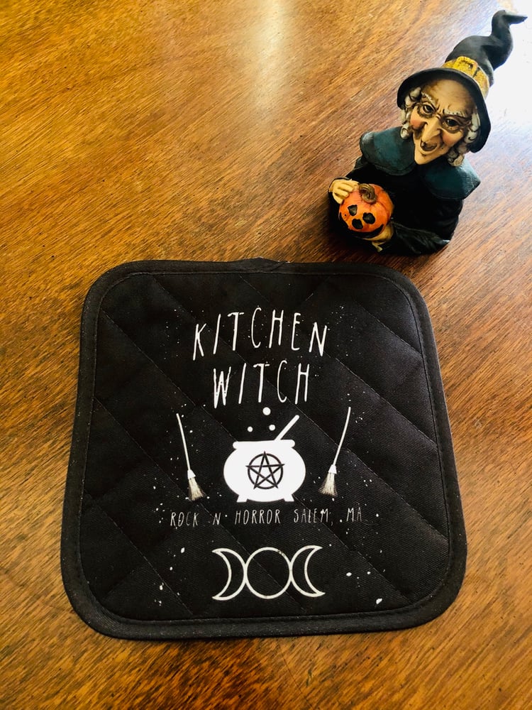 Image of Kitchen Witch Pot Holder 