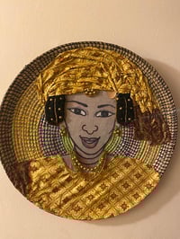 “WOMAN LEBOU” HOME DECOR