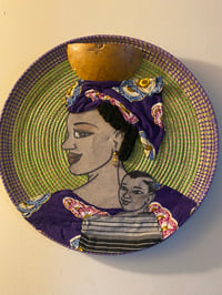 “WOMAN AU FOYER” HOME DECOR
