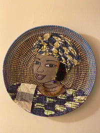 “WOMAN SERERE” HOME DECOR