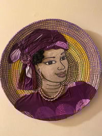 “WOMAN WOLOF MODERNE” HOME DECOR