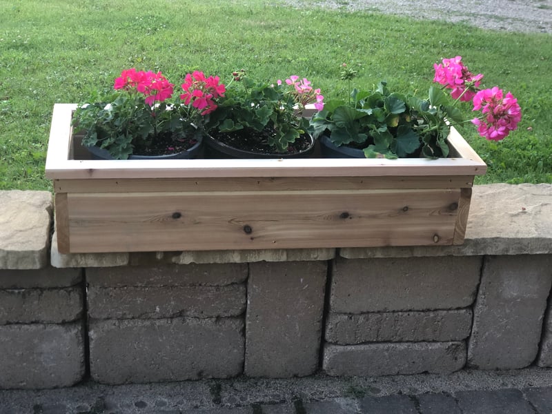 Cedar flower box 14" x 35" x 8" | Minnesota Garden Boxes