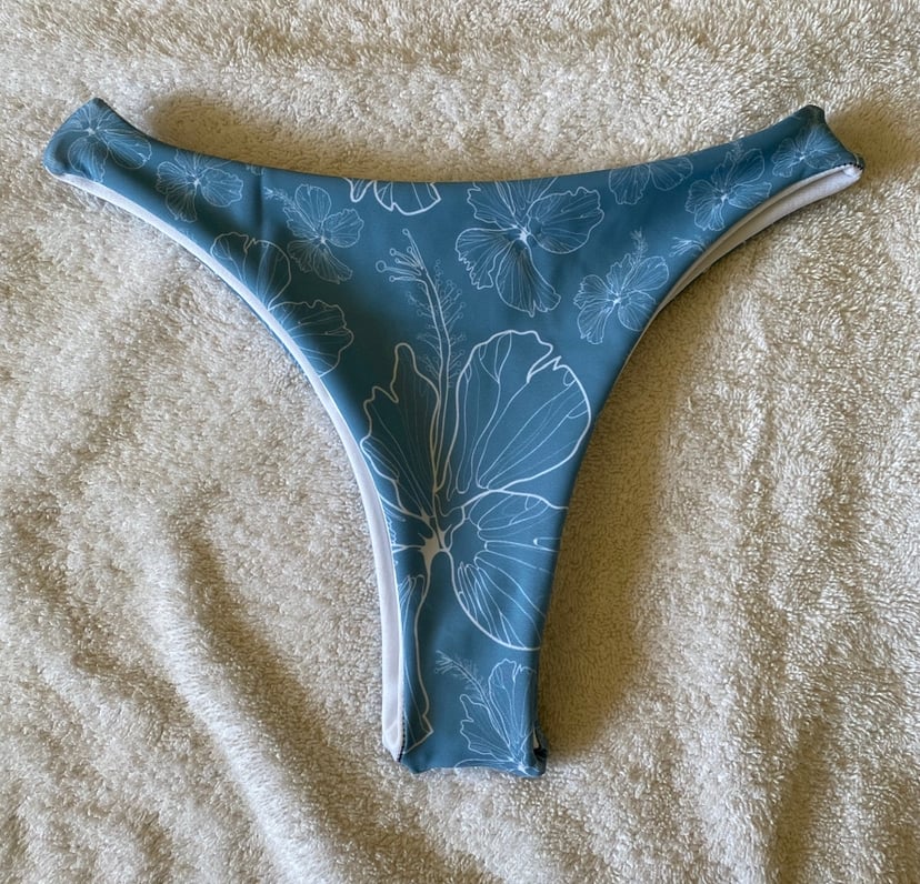 Image of HIGH TIDES : BLUE SKY FLORAL  X WHITE 