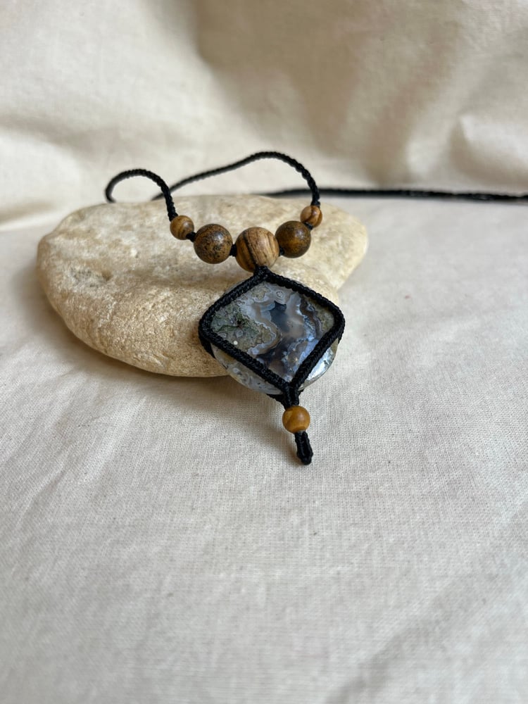Image of Macrame pendant with agate and jasper beads 