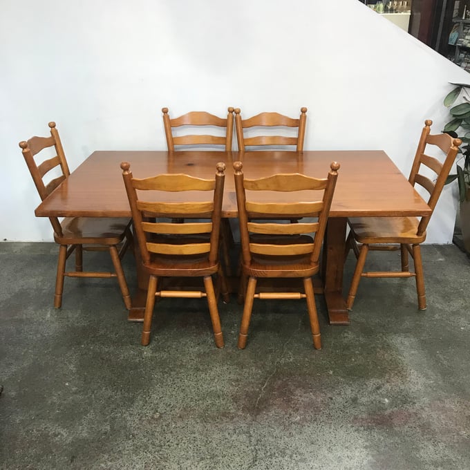 Image of SOLID PINE TABLE & CHAIRS 