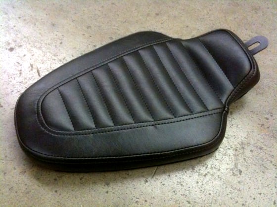 Image of '82-'03 Sportster "Solo" Cobra King Seats