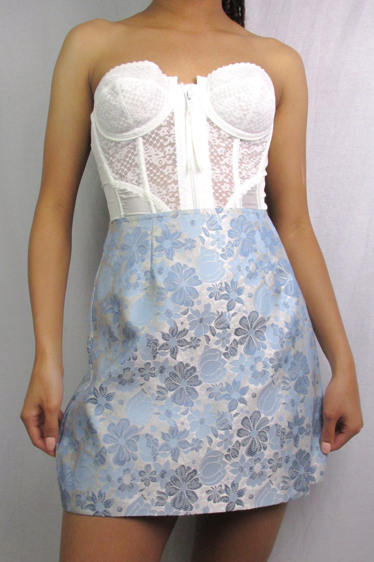 Image of M - Floral Blue and White Skirt