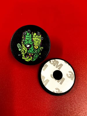 Image of Cuidao Por Ahi Phone Stands