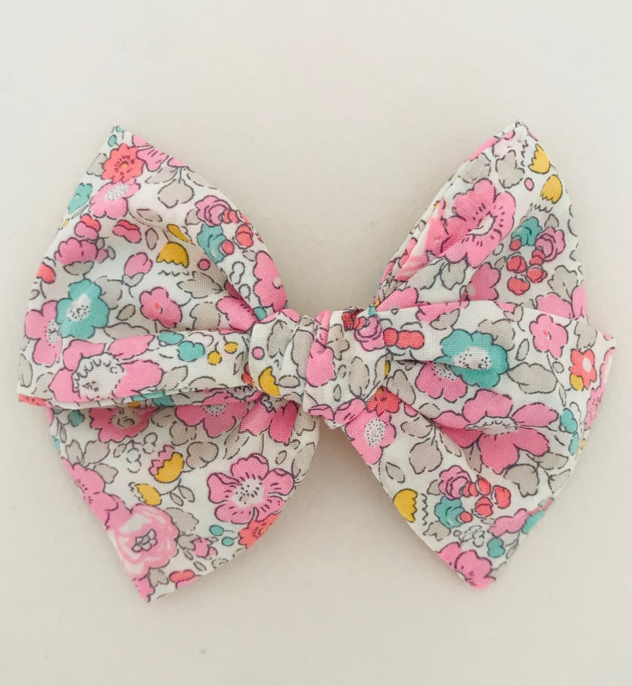 Image of Barrette Liberty Betsy Ann rose clair