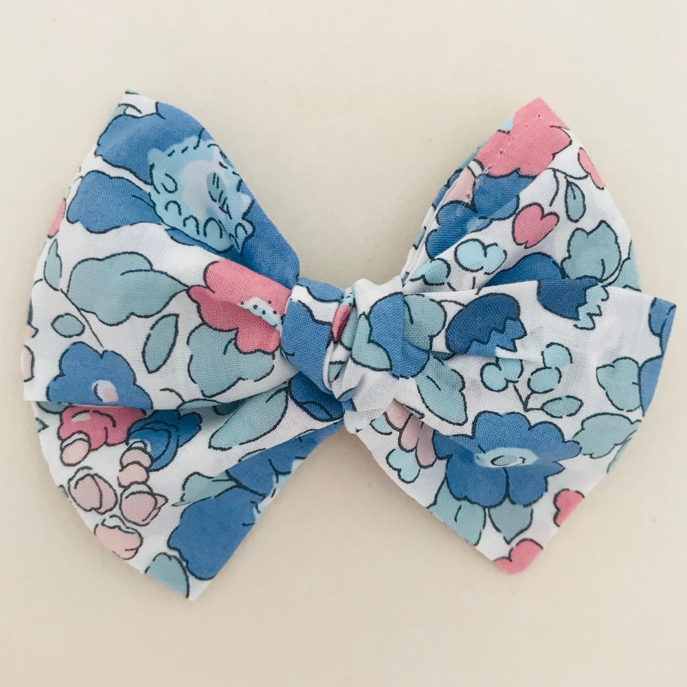 Image of Barrette Liberty Betsy bleu & rose