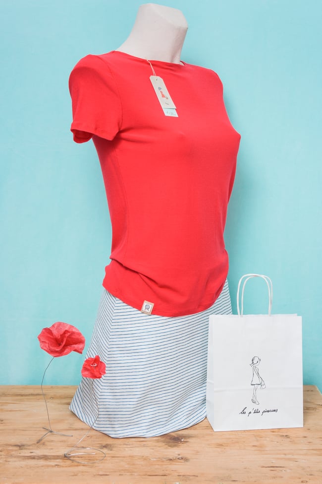 Jupe  rayée bouton rouge