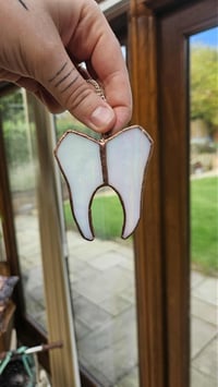 Image 1 of Tooth iridescent 