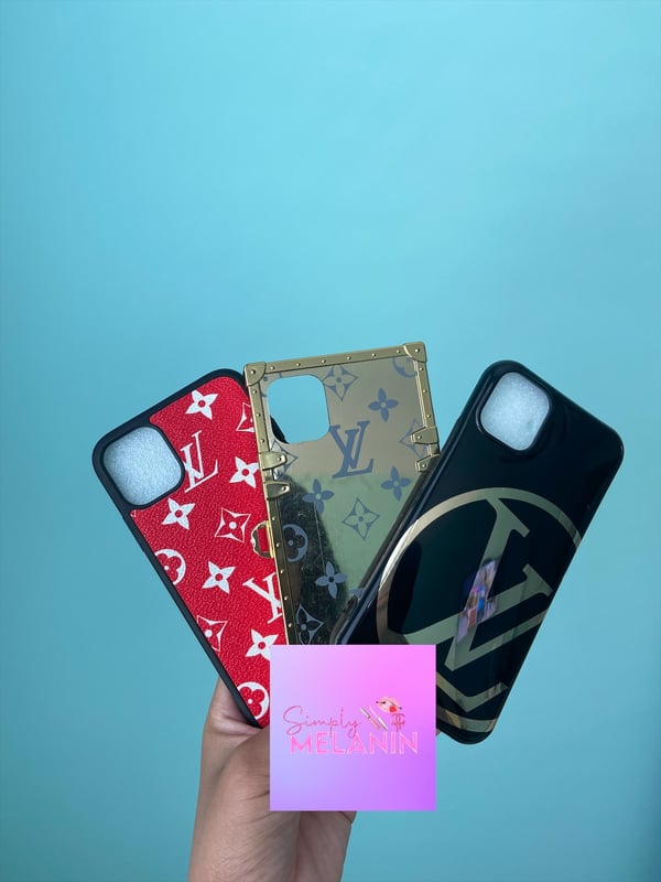 Image of iphone 11 cases .