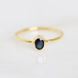 Image of Phan Thiet Blue Sapphire oval cut 14k gold ring