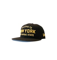 Image 2 of 2520 X NEW ERA WELCOME TO NEW YORK THE EMPIRE STATE  9FIFTY SNAPBACK - BLACK/MANILLA 